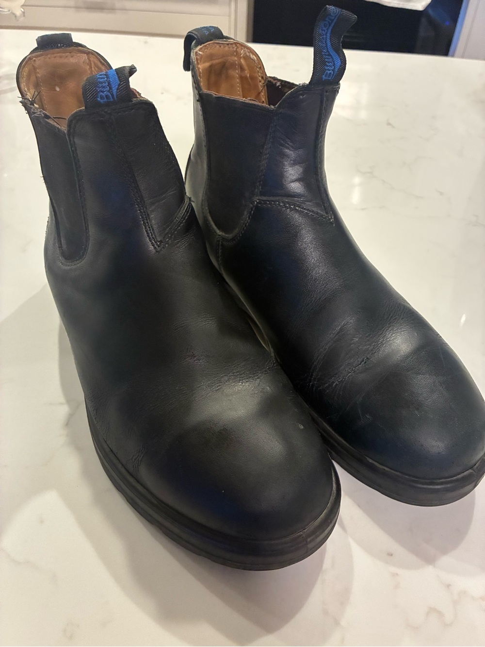 Blundstone Black Leather Chukka Boots with Blue Pull Tabs
